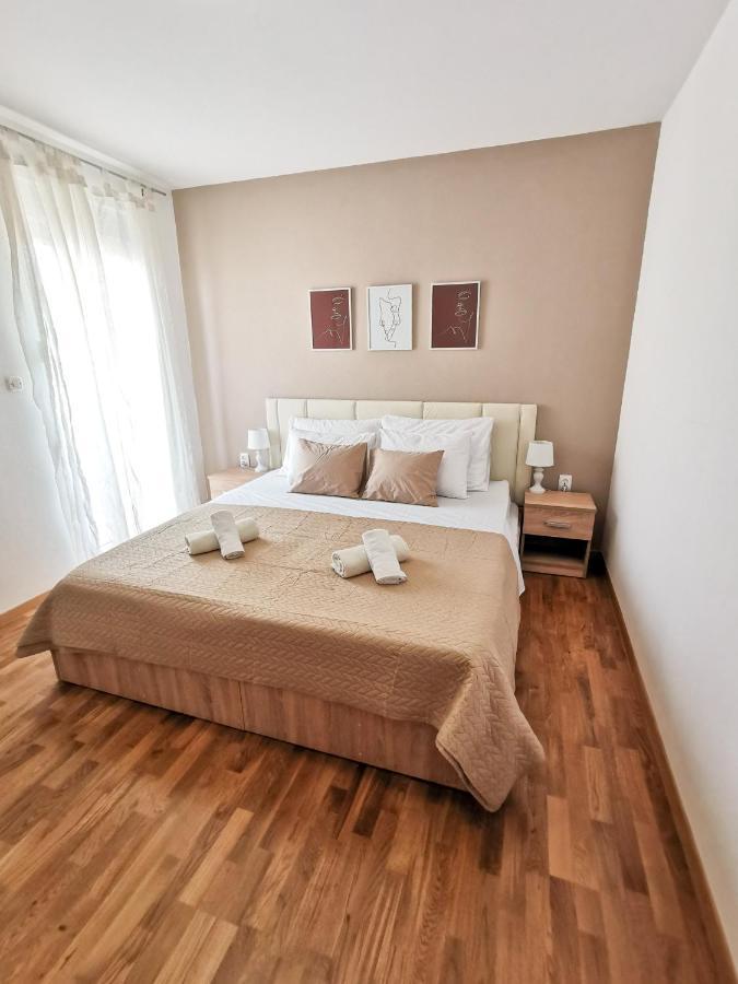 A4 Apartmani Kevic คาชเตลา ภายนอก รูปภาพ