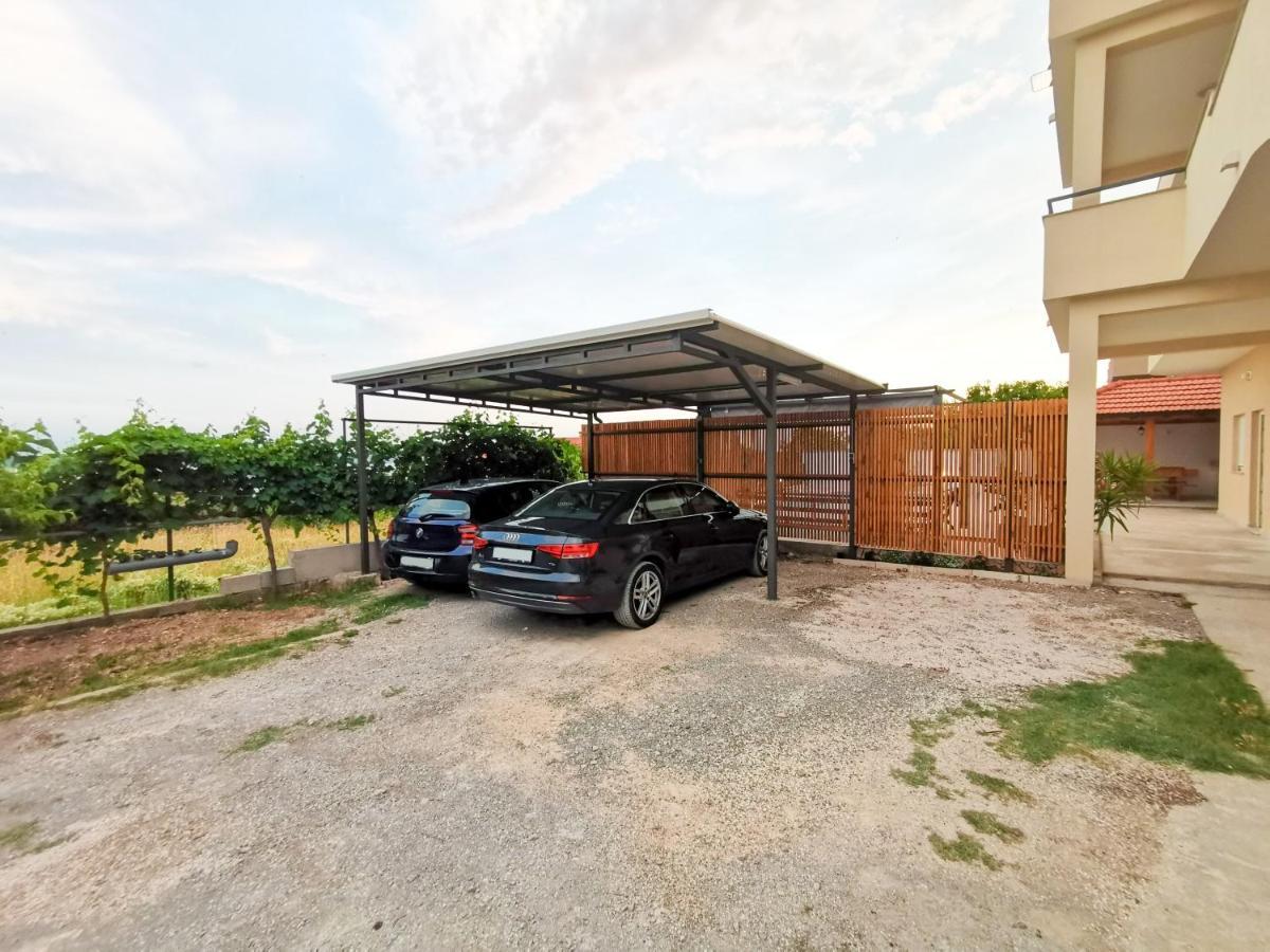 A4 Apartmani Kevic คาชเตลา ภายนอก รูปภาพ