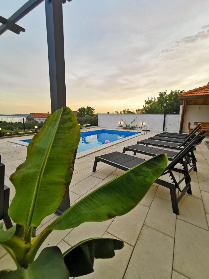 A4 Apartmani Kevic คาชเตลา ภายนอก รูปภาพ